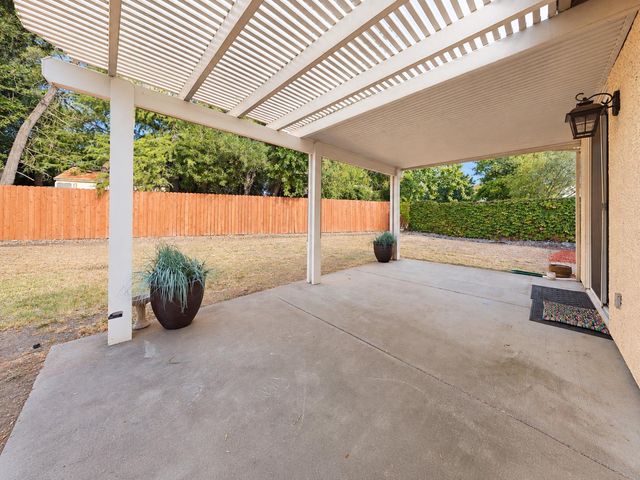 3111 Two Rivers Dr, Sacramento, CA 95833