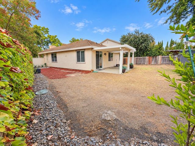 3111 Two Rivers Dr, Sacramento, CA 95833