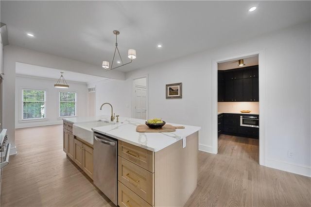 2352 Brittany Lane, Marietta, GA 30062