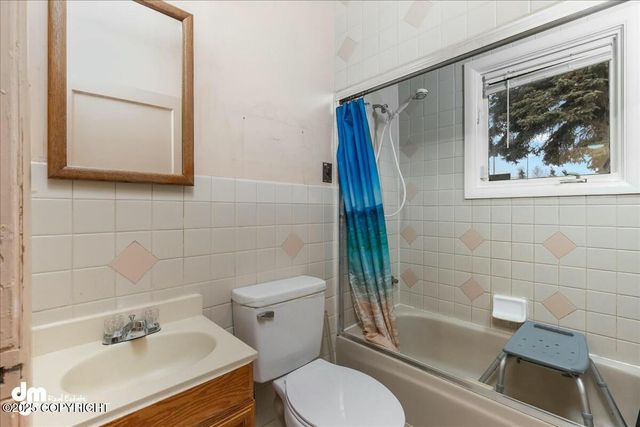 1102 W 29th Avenue, Anchorage, AK 99503