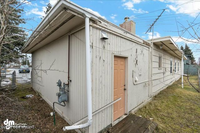 1102 W 29th Avenue, Anchorage, AK 99503