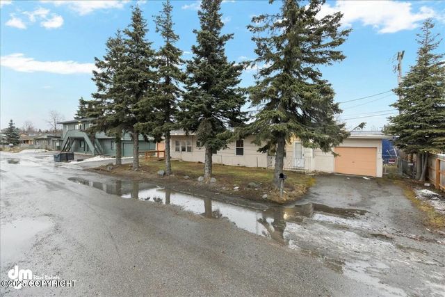 1102 W 29th Avenue, Anchorage, AK 99503