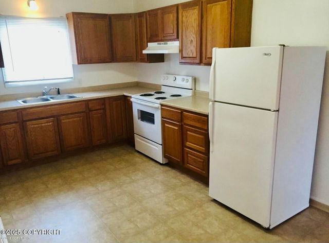 1102 W 29th Avenue, Anchorage, AK 99503