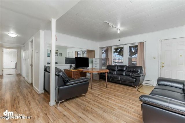 1102 W 29th Avenue, Anchorage, AK 99503