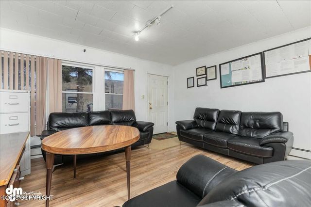 1102 W 29th Avenue, Anchorage, AK 99503