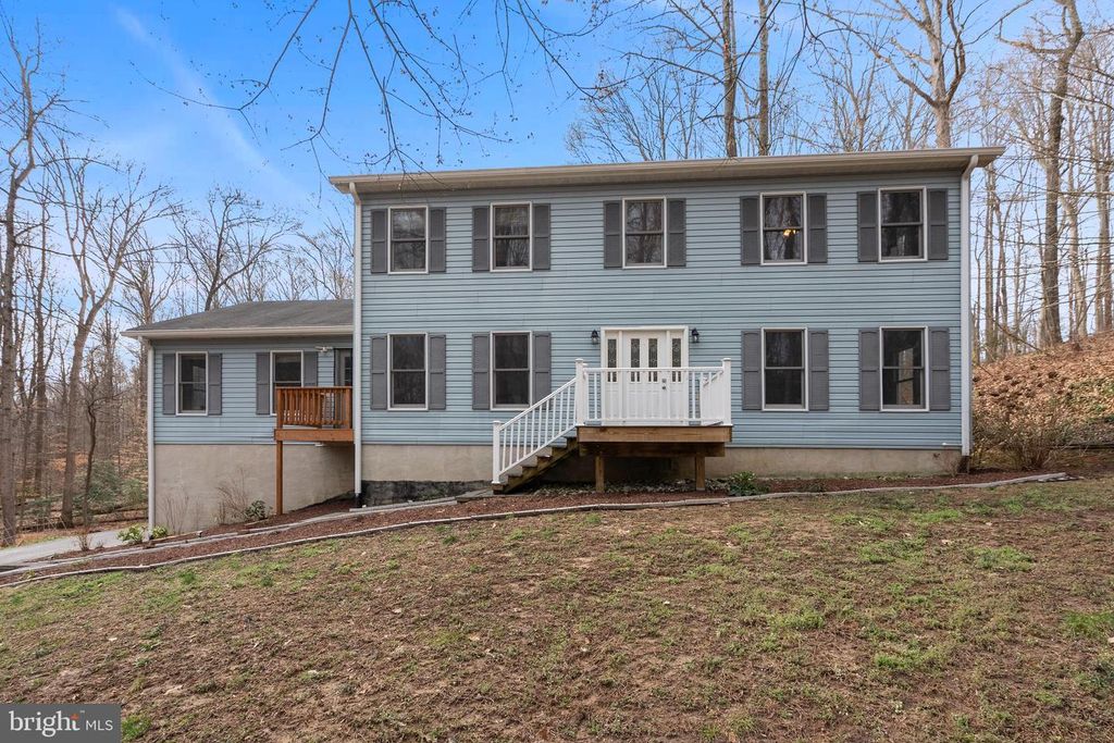 Image 1 of property listing at 151 AUTUMN CT, Huntingtown, MD 20639