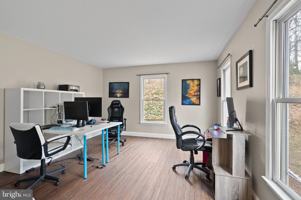 Image 11 of property listing at 151 AUTUMN CT, Huntingtown, MD 20639