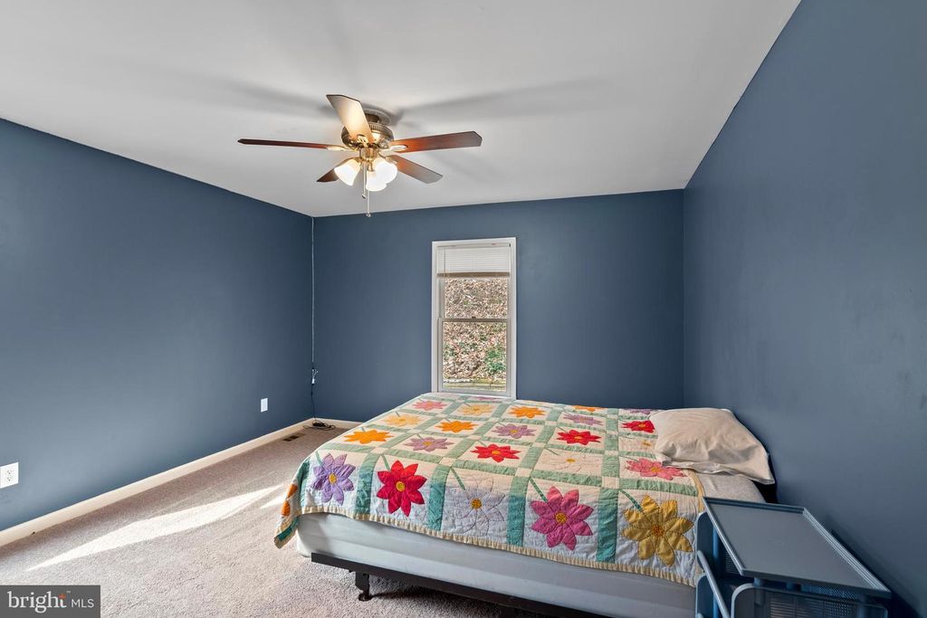 Image 37 of property listing at 151 AUTUMN CT, Huntingtown, MD 20639