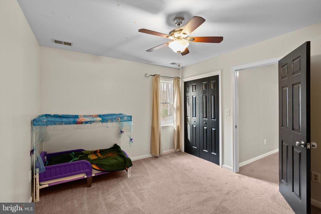 Image 43 of property listing at 151 AUTUMN CT, Huntingtown, MD 20639