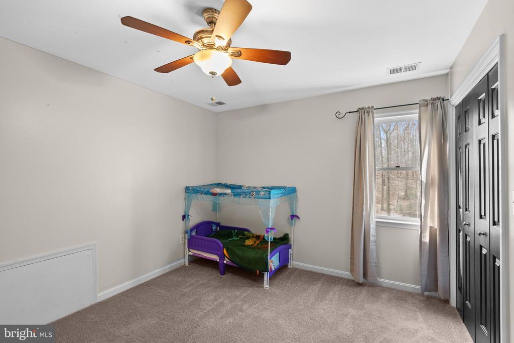 Image 44 of property listing at 151 AUTUMN CT, Huntingtown, MD 20639