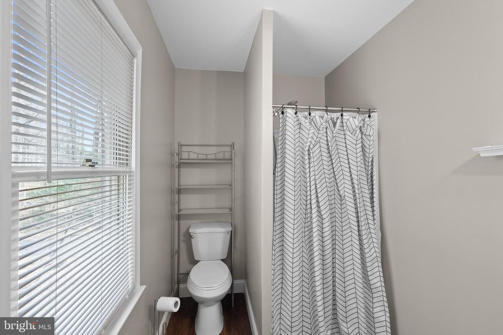 Image 49 of property listing at 151 AUTUMN CT, Huntingtown, MD 20639