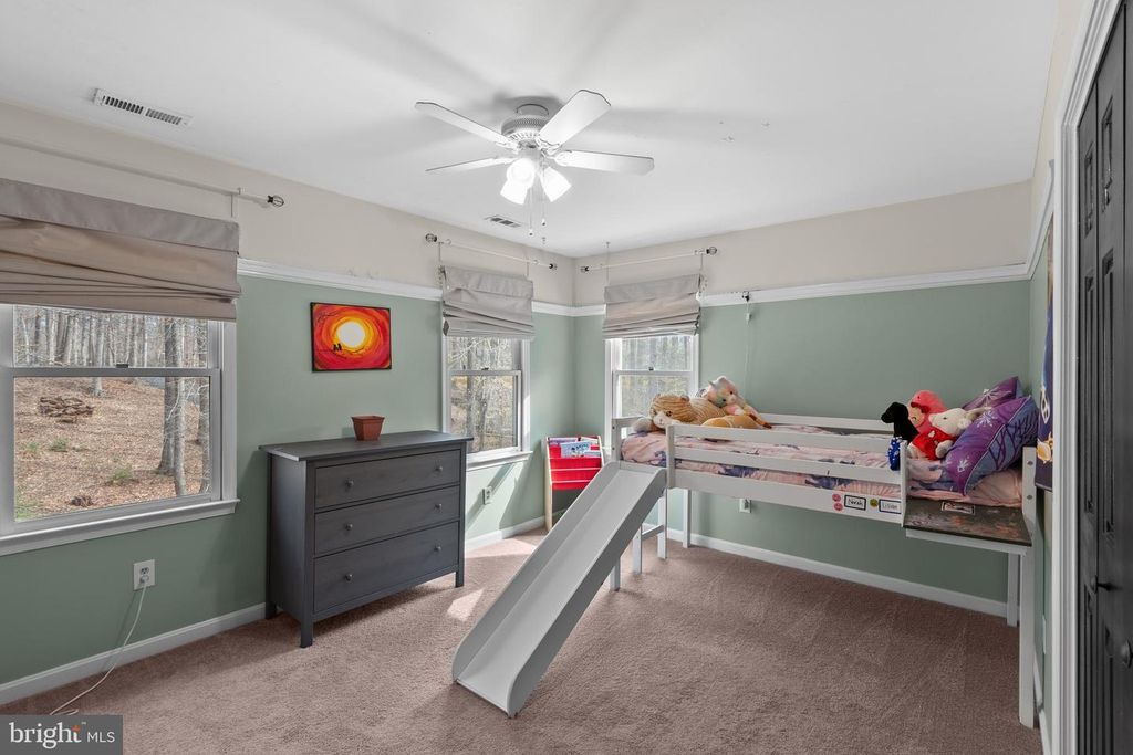 Image 54 of property listing at 151 AUTUMN CT, Huntingtown, MD 20639