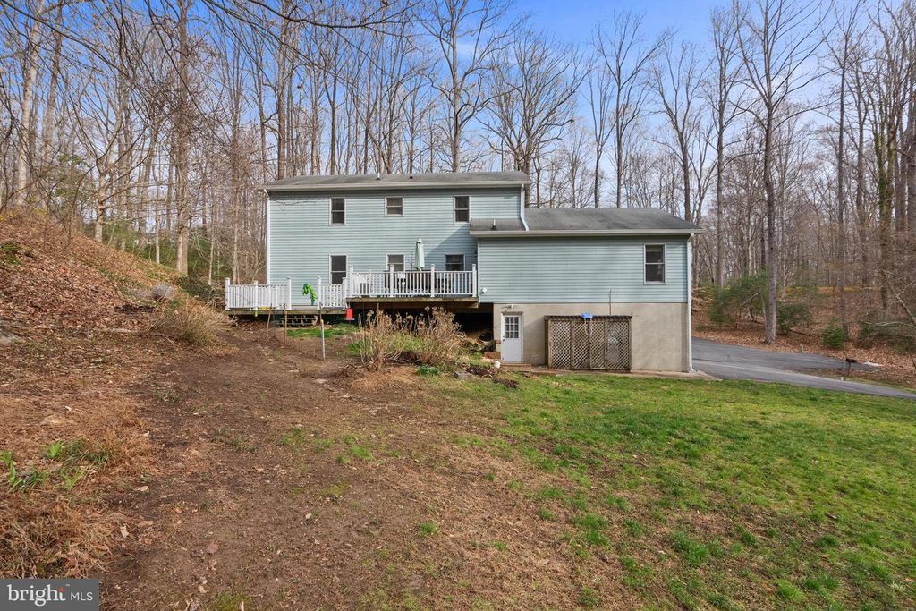 Image 63 of property listing at 151 AUTUMN CT, Huntingtown, MD 20639