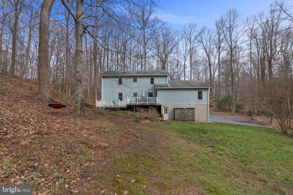 Image 65 of property listing at 151 AUTUMN CT, Huntingtown, MD 20639