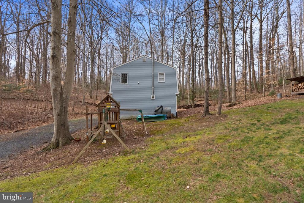 Image 68 of property listing at 151 AUTUMN CT, Huntingtown, MD 20639