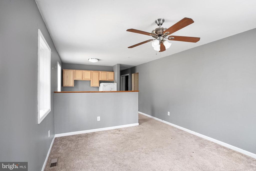 Image 73 of property listing at 151 AUTUMN CT, Huntingtown, MD 20639