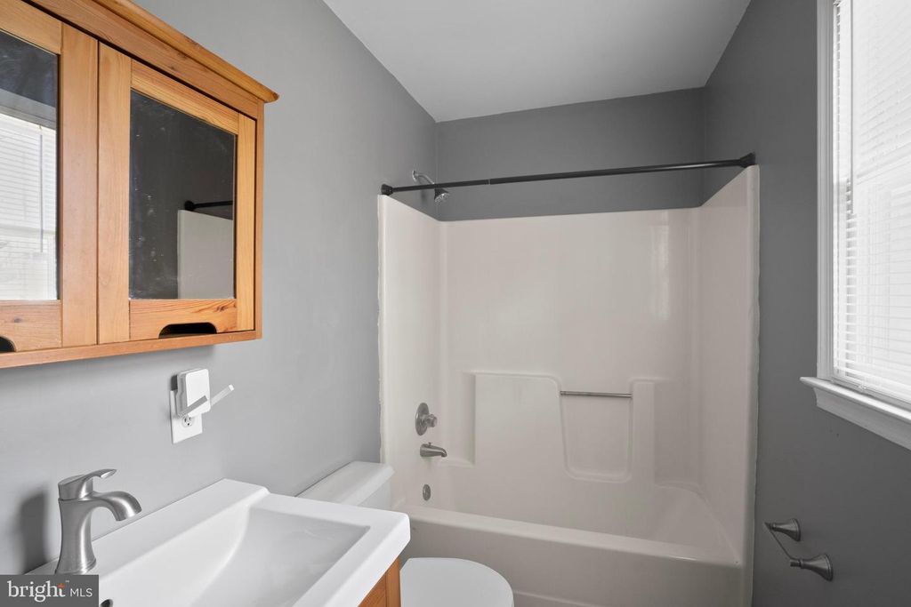 Image 79 of property listing at 151 AUTUMN CT, Huntingtown, MD 20639