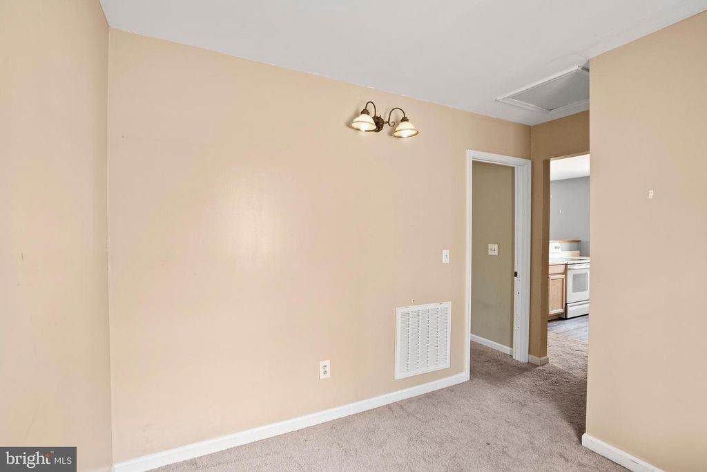 Image 81 of property listing at 151 AUTUMN CT, Huntingtown, MD 20639