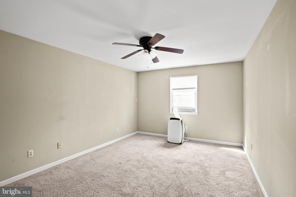 Image 82 of property listing at 151 AUTUMN CT, Huntingtown, MD 20639