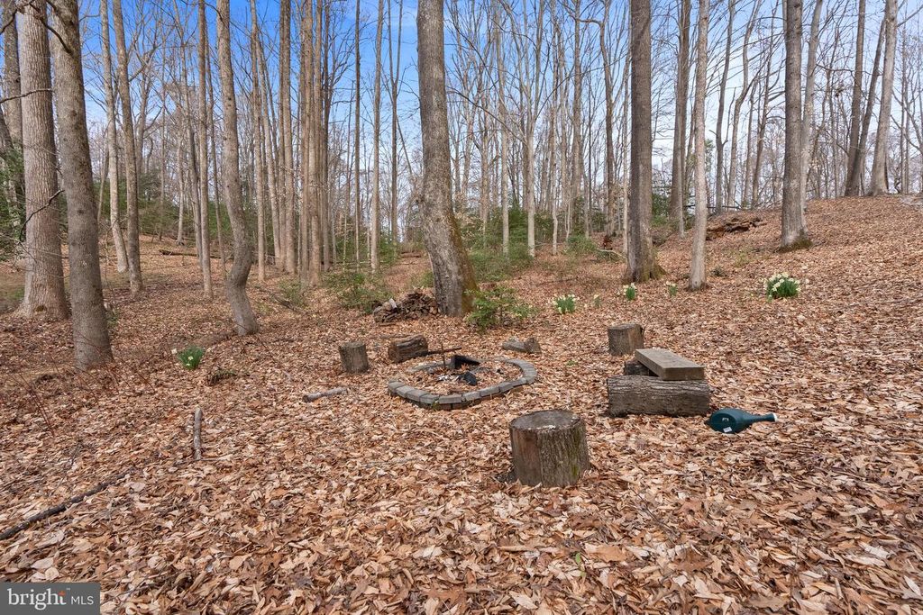 Image 87 of property listing at 151 AUTUMN CT, Huntingtown, MD 20639