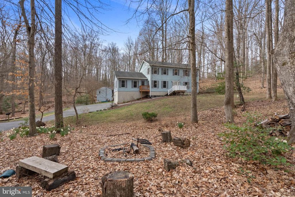 Image 88 of property listing at 151 AUTUMN CT, Huntingtown, MD 20639
