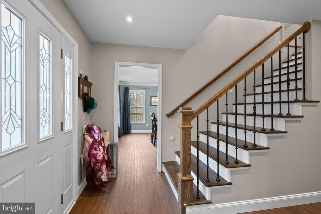 Image 9 of property listing at 151 AUTUMN CT, Huntingtown, MD 20639