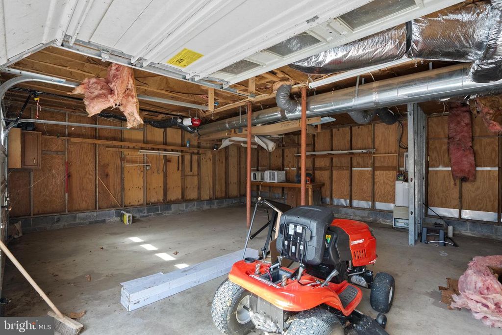 Image 90 of property listing at 151 AUTUMN CT, Huntingtown, MD 20639