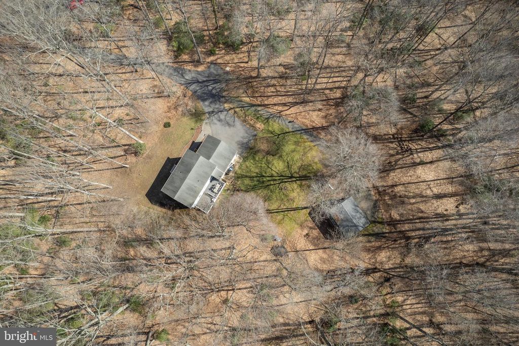 Image 95 of property listing at 151 AUTUMN CT, Huntingtown, MD 20639
