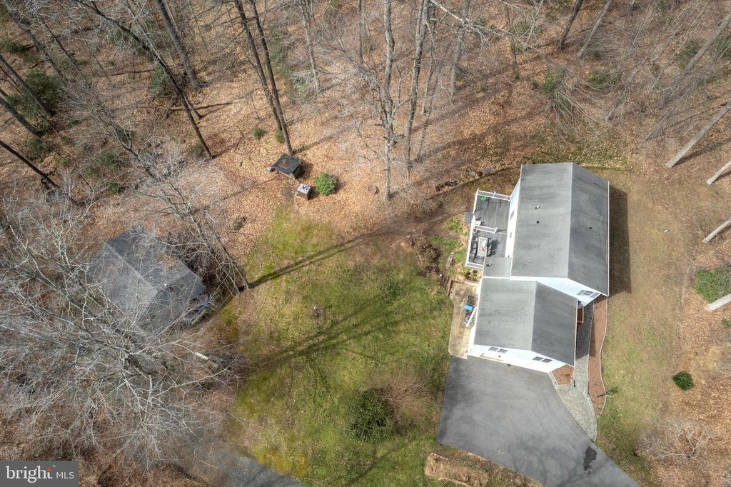 Image 96 of property listing at 151 AUTUMN CT, Huntingtown, MD 20639