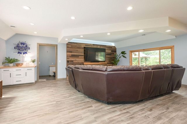 8275 College Trail, Inver Grove Heights, MN 55076