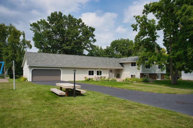 8275 College Trail, Inver Grove Heights, MN 55076