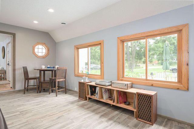 8275 College Trail, Inver Grove Heights, MN 55076