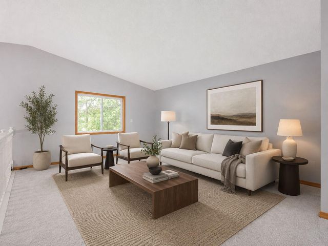 8275 College Trail, Inver Grove Heights, MN 55076