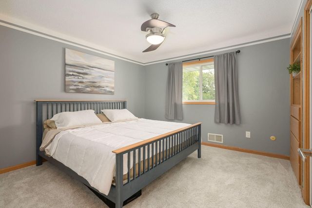 8275 College Trail, Inver Grove Heights, MN 55076