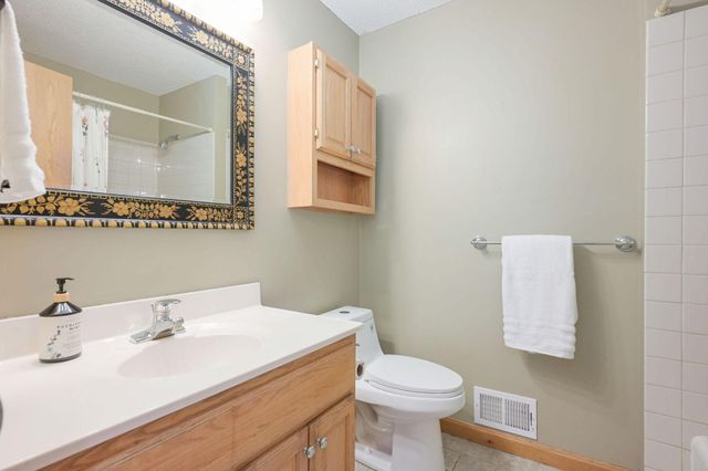 8275 College Trail, Inver Grove Heights, MN 55076