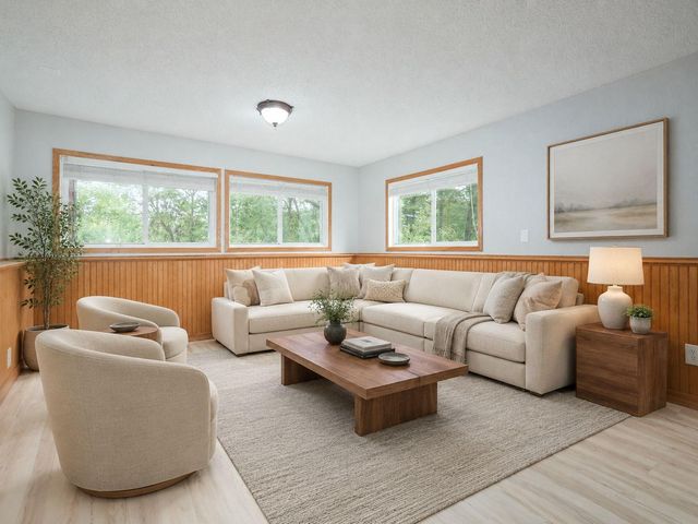 8275 College Trail, Inver Grove Heights, MN 55076