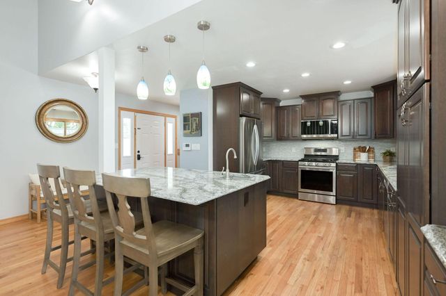 8275 College Trail, Inver Grove Heights, MN 55076