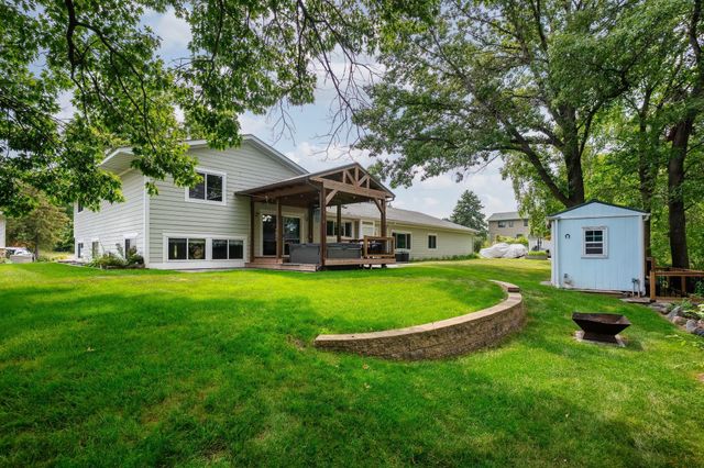 8275 College Trail, Inver Grove Heights, MN 55076