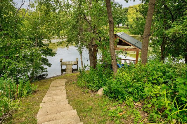 8275 College Trail, Inver Grove Heights, MN 55076