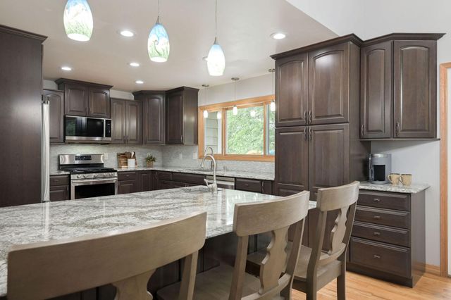8275 College Trail, Inver Grove Heights, MN 55076