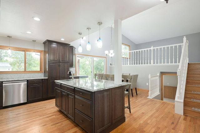 8275 College Trail, Inver Grove Heights, MN 55076