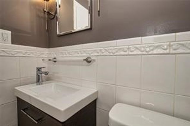 251 Franklin Dr, Upper St Clair, PA 15241