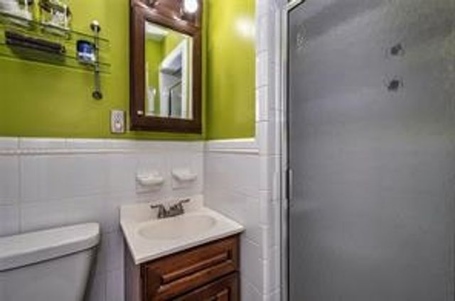 251 Franklin Dr, Upper St Clair, PA 15241