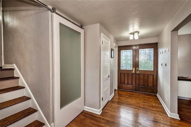 251 Franklin Dr, Upper St Clair, PA 15241