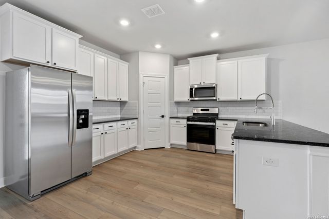 6307 Monk Landing, Converse, TX 78109