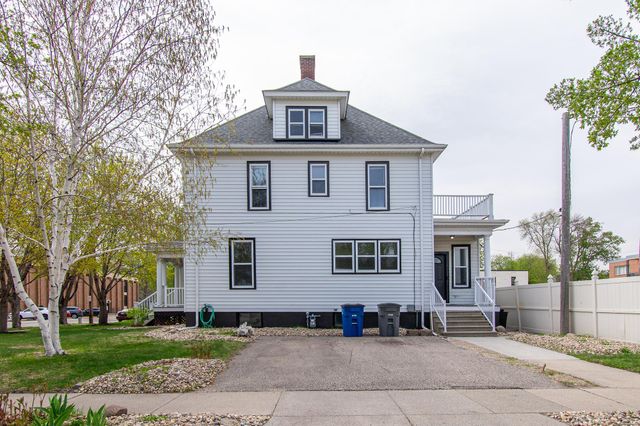 203 7th Street S, Moorhead, MN 56560