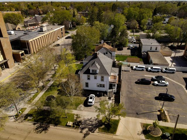 203 7th Street S, Moorhead, MN 56560