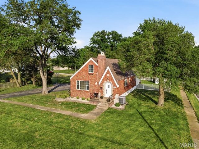 1800 Patterson Road, Florissant, MO 63031