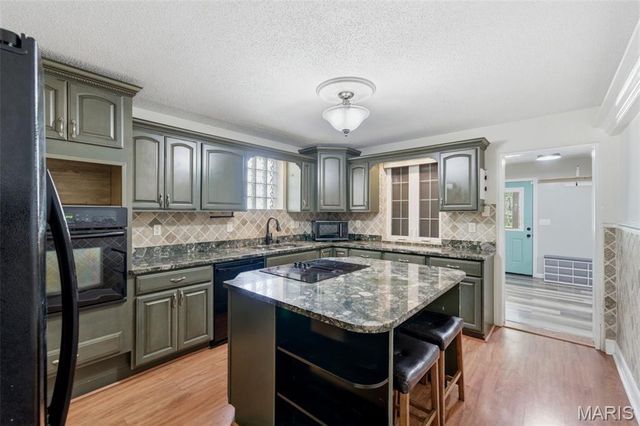 1800 Patterson Road, Florissant, MO 63031