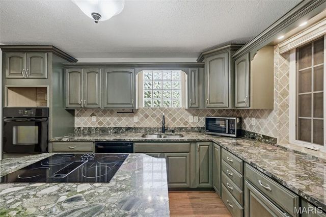 1800 Patterson Road, Florissant, MO 63031
